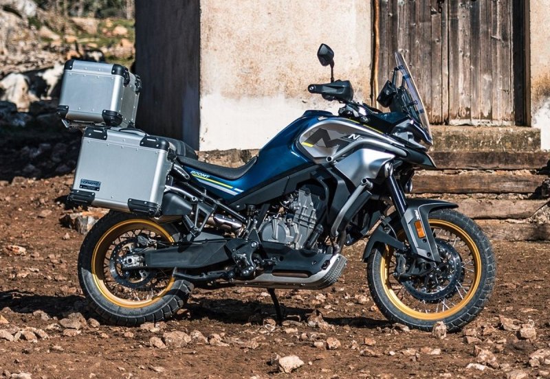 CF Moto 800 MT