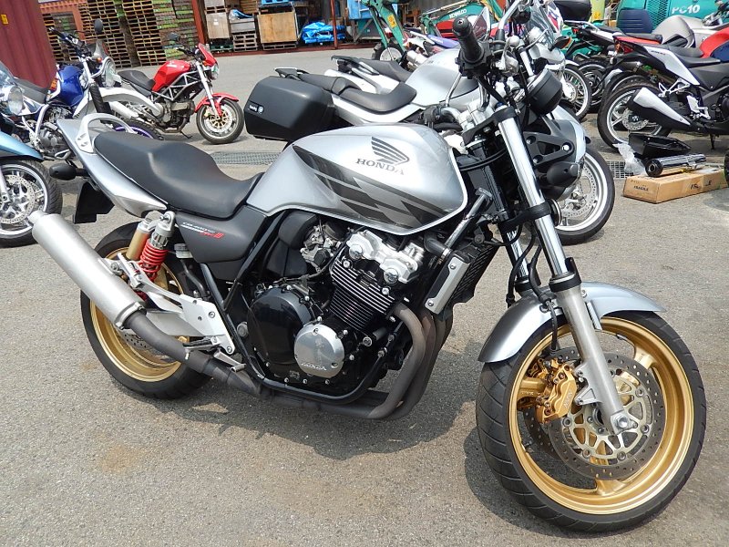 Honda CB 400 VTEC 3