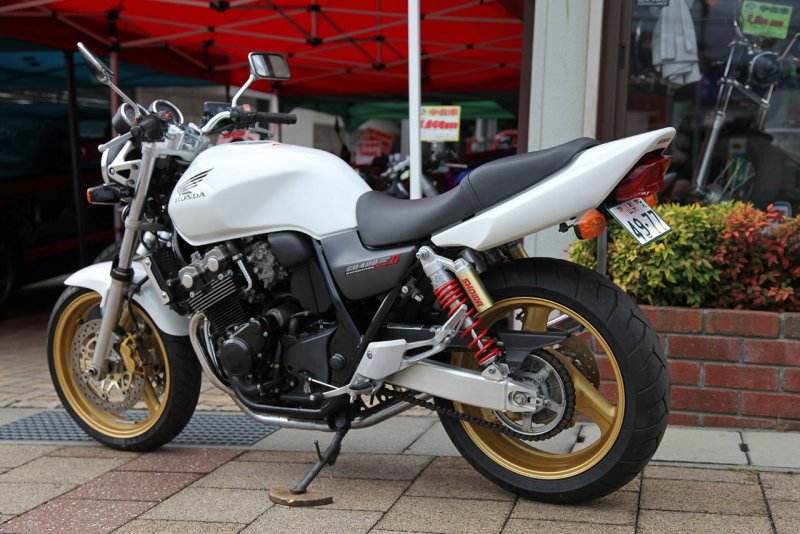 Honda SB 400