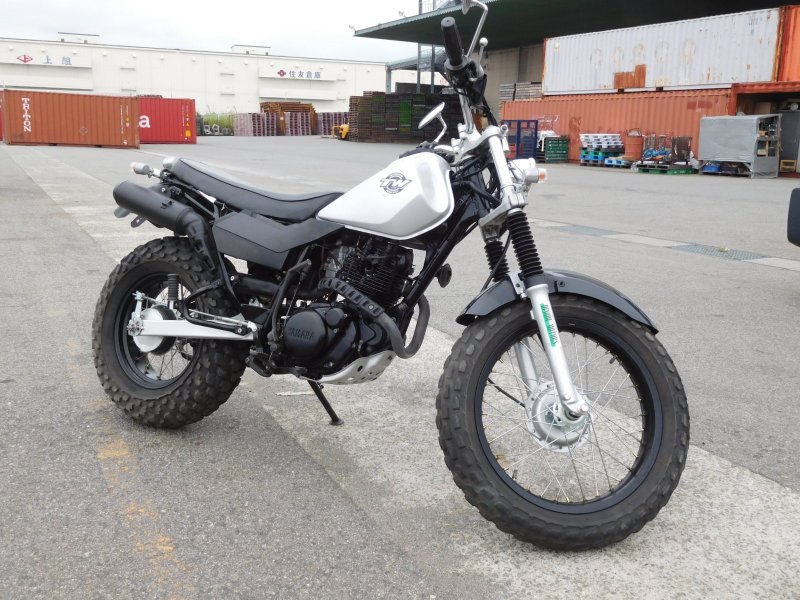 Yamaha TW 220