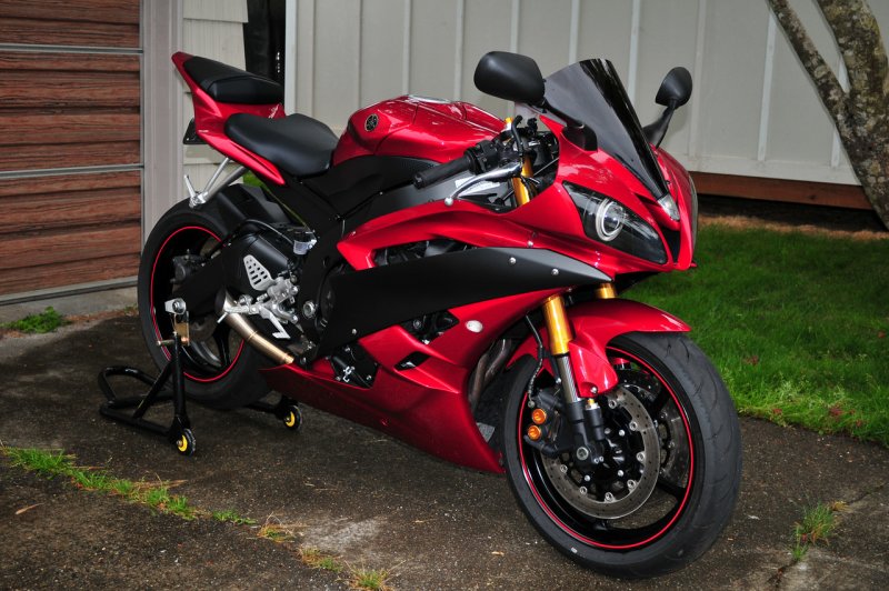 Yamaha YZF r6 красный