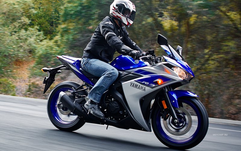 Yamaha r3 2015