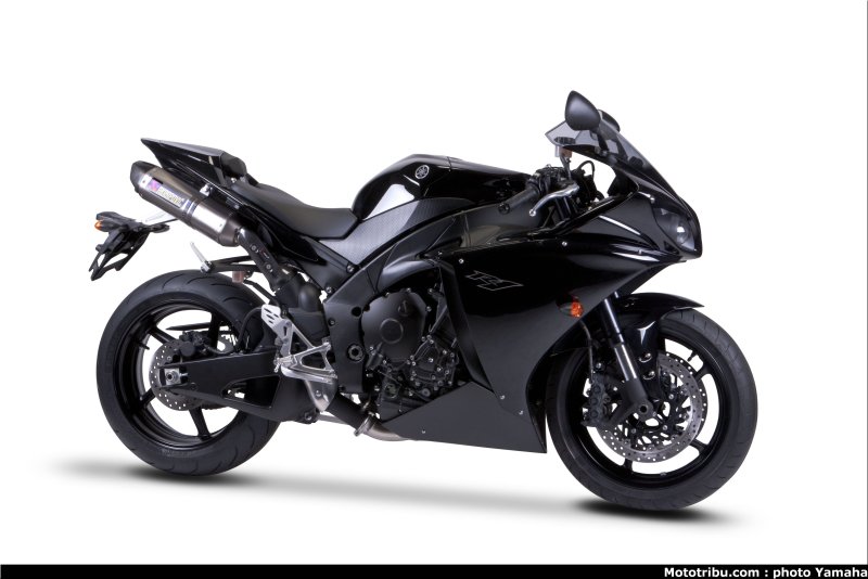 Ямаха YZF r1 2021 черный