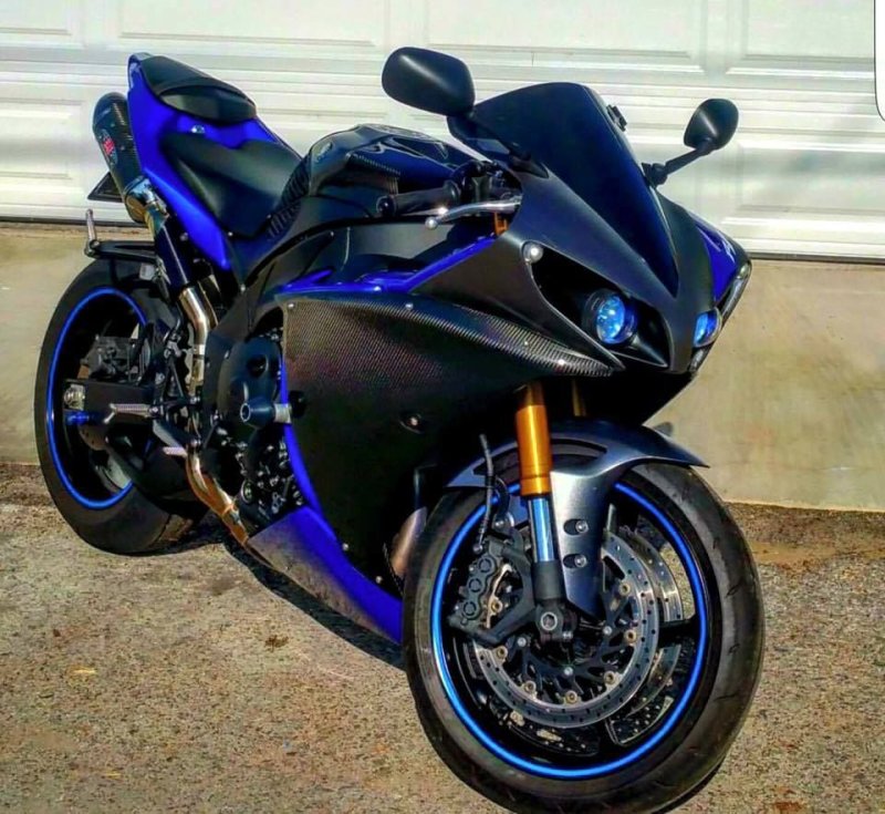 Yamaha r1