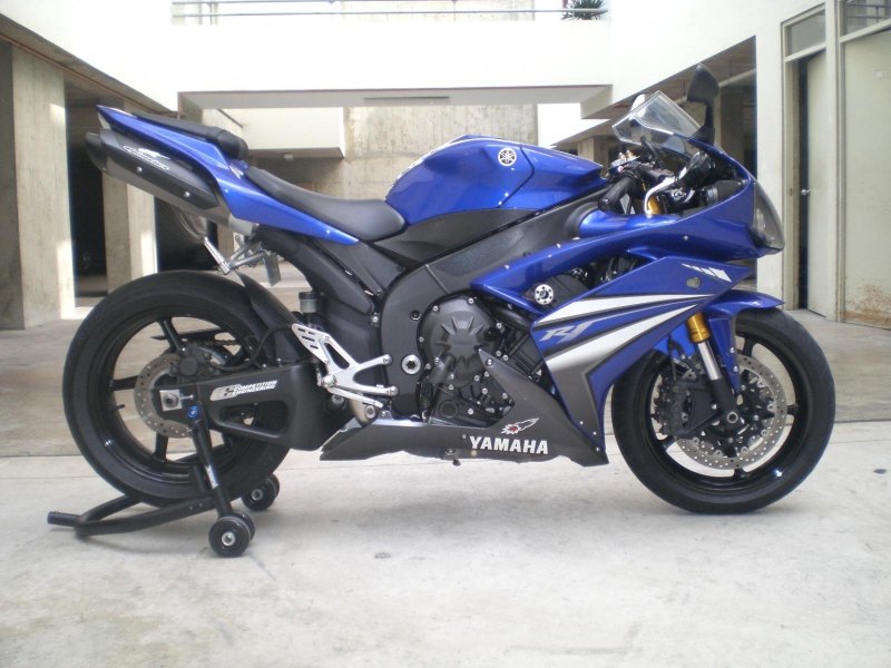 Yamaha r12012