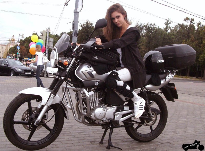 Yamaha YBR 125 девушка