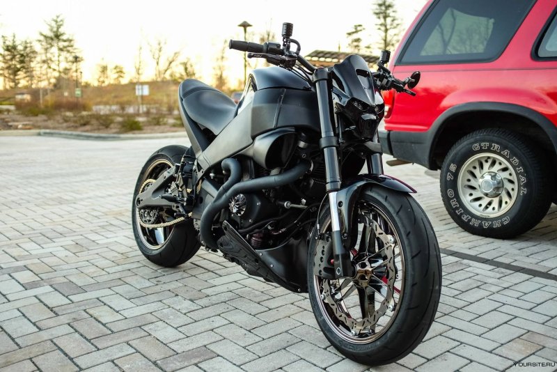 BMW нейкед байк