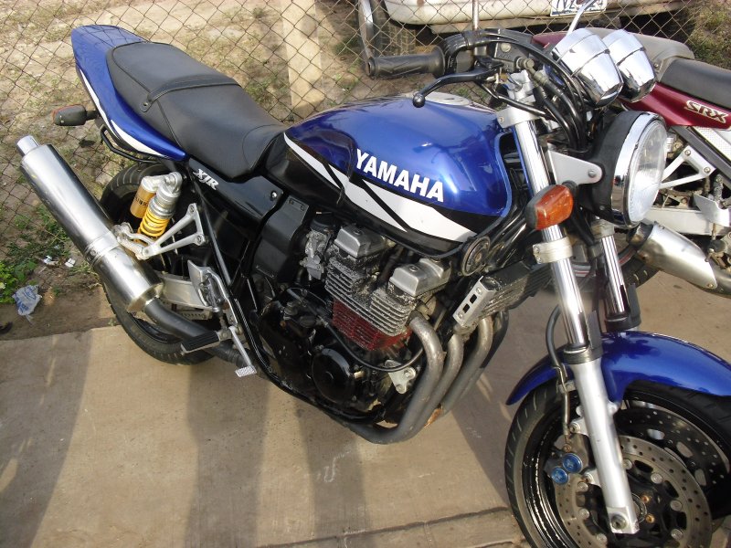 Мотоцикл Yamaha 400 кубов