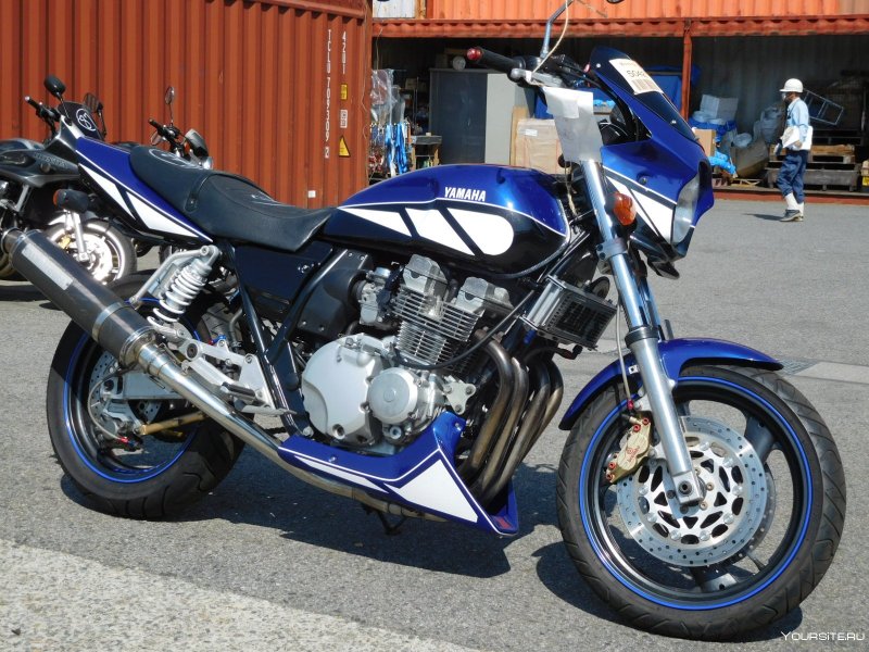 Ямаха XJR 400