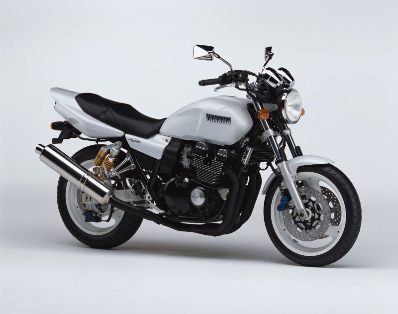 Ямаха дорожный мотоцикл XJR 400