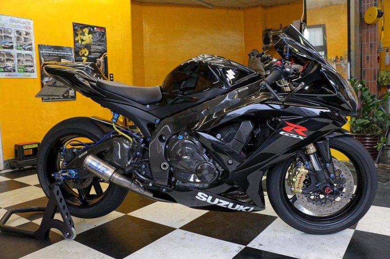 Suzuki GSX-R 600 k7 черный