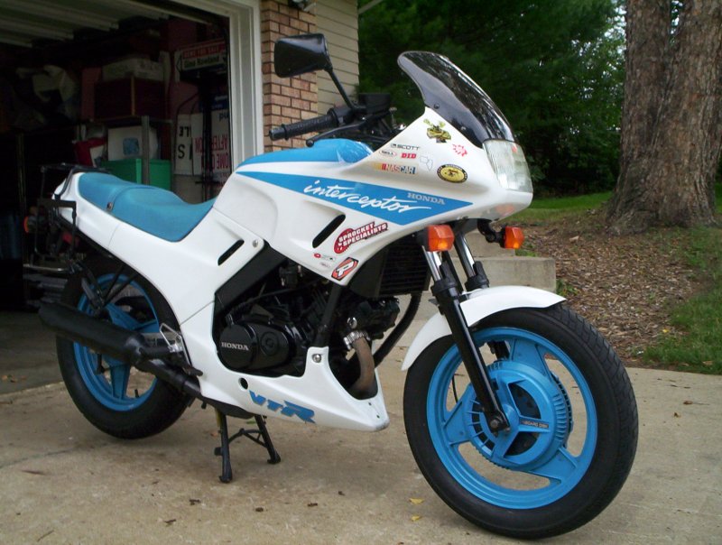 Honda VTR 250 Interceptor