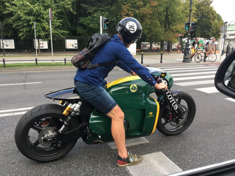 Lotus c-01 цена