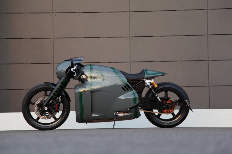 Lotus c-01