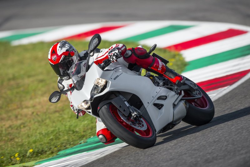 Мотоцикл Ducati 899 Panigale видео