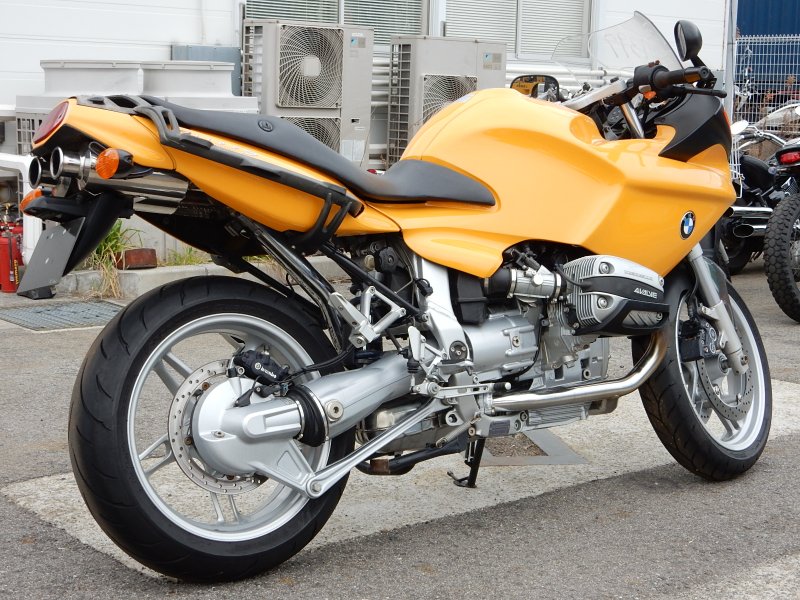 BMW r1100s