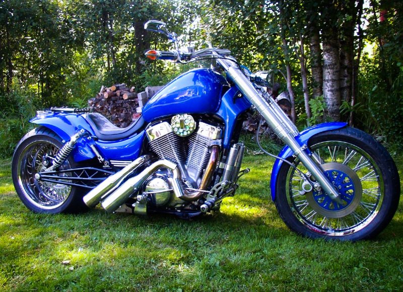 Suzuki Intruder vs 1400