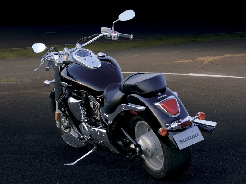 Suzuki Boulevard c109r