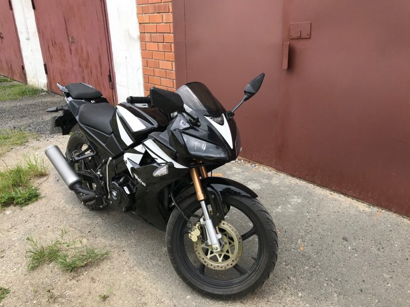 Мотоцикл Phantom Sport 200