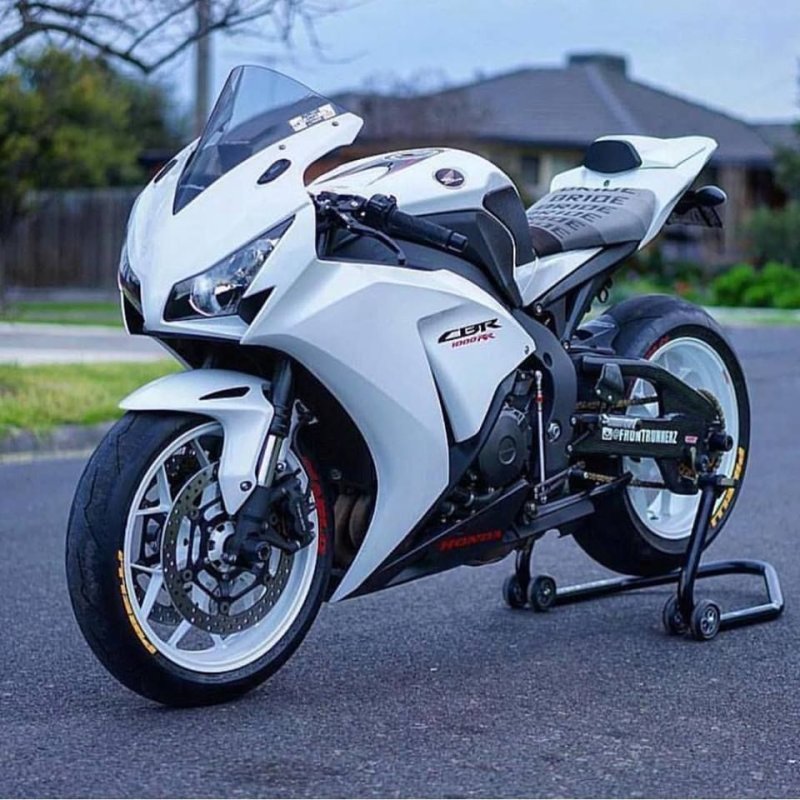 Спорт мотоциклы Honda