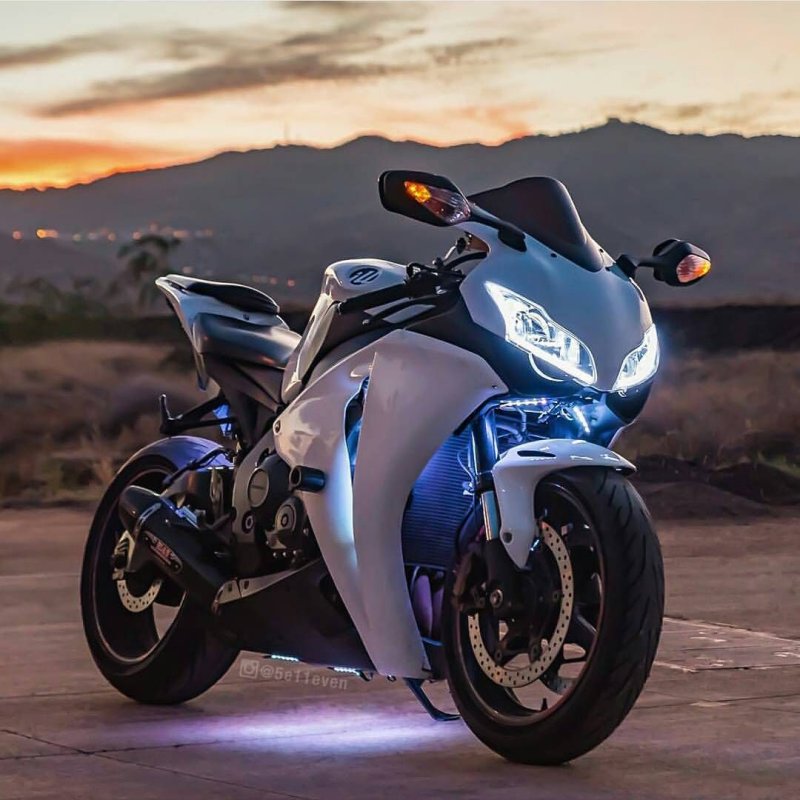 Спортивные мотоциклы Honda 1000rr