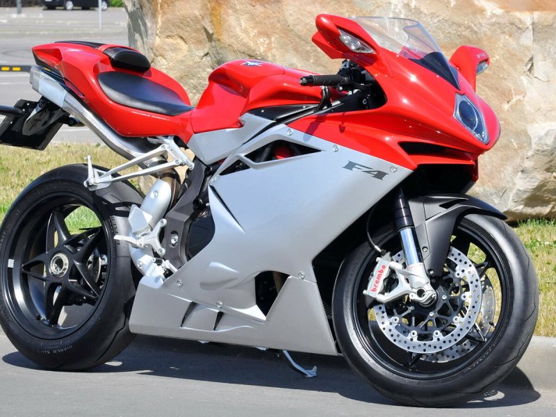 Спортивный мотоцикл MV Agusta