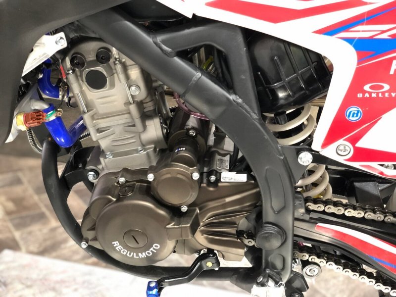 Regulmoto CR-Z 300
