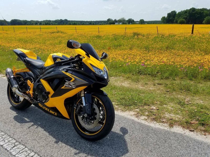 Suzuki GSX-R 600 желтый