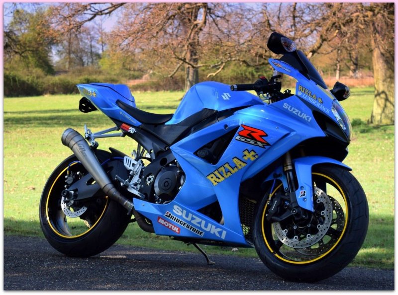 Спортбайк Suzuki GSX-r750