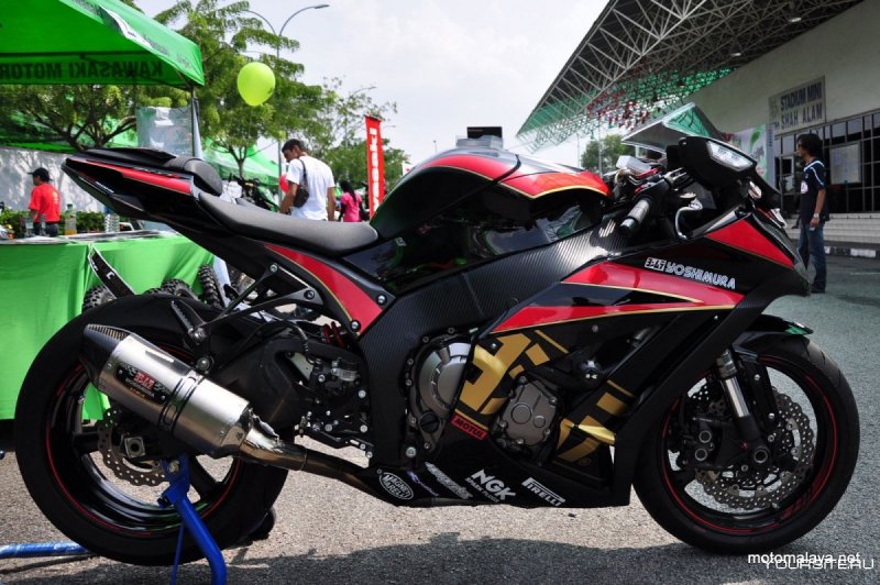 Kawasaki Ninja zx10r красный