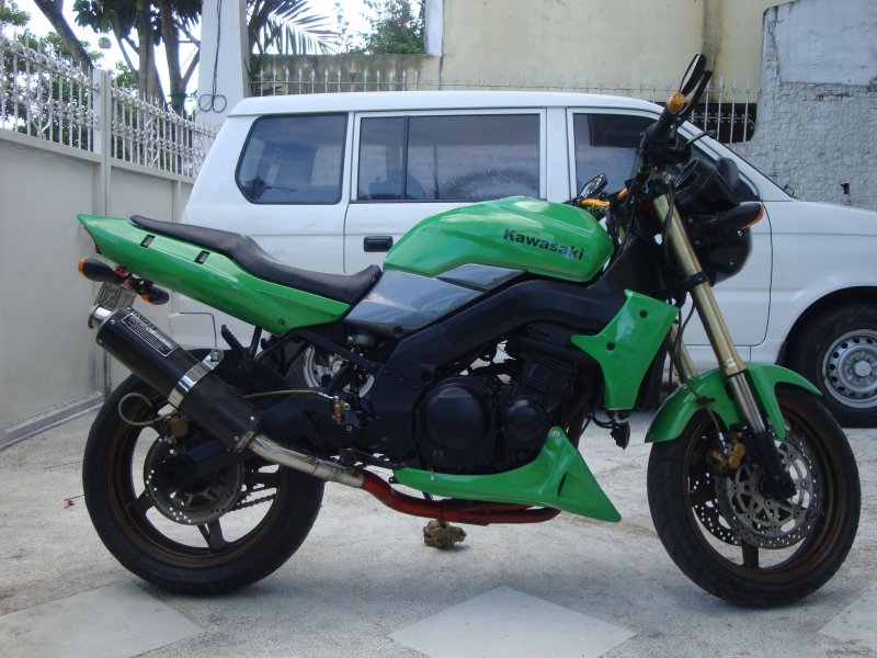 Мотоцикл Кавасаки zr400