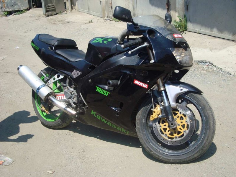 Kawasaki zxr400 под стрит