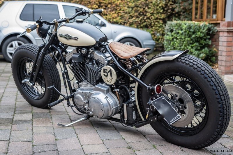 Мотоцикл боббер Harley Davidson