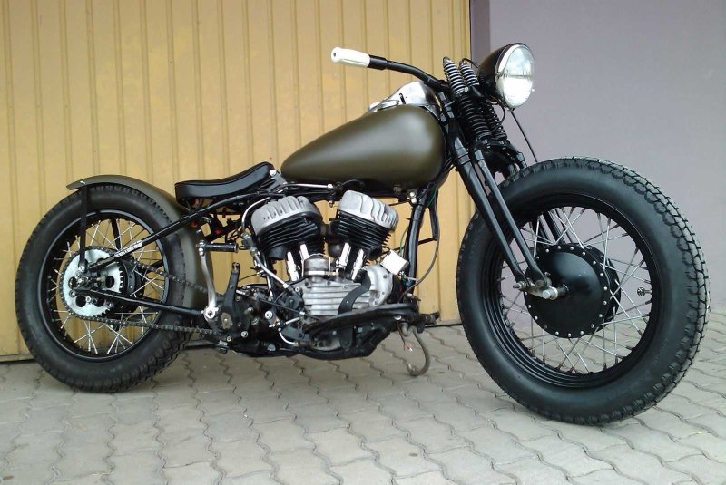 Мотоцикл боббер Harley Davidson