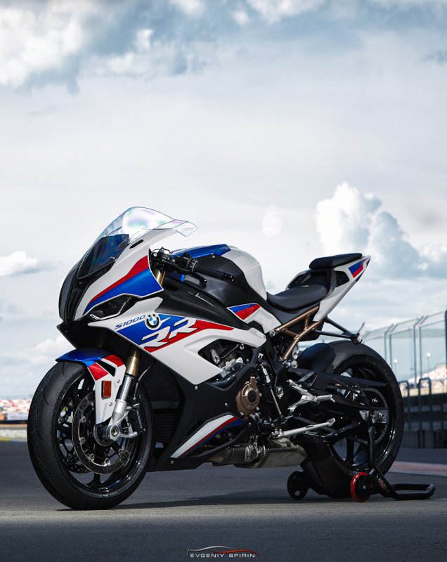 БМВ 1000 RR