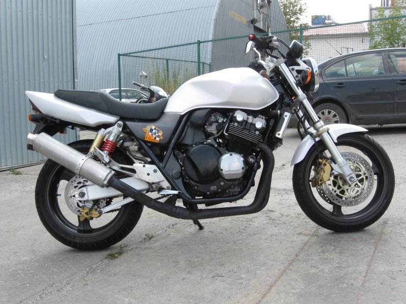 Honda CB 400 SF VTEC 1