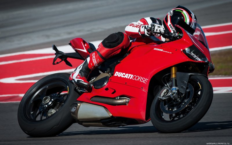 Дукати 1199 Panigale Superbike