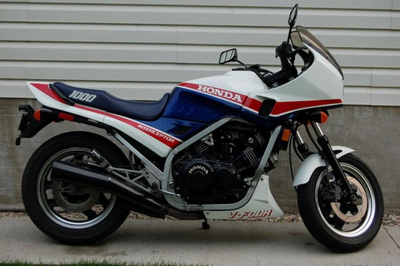 Мотоцикл Хонда Interceptor 1000