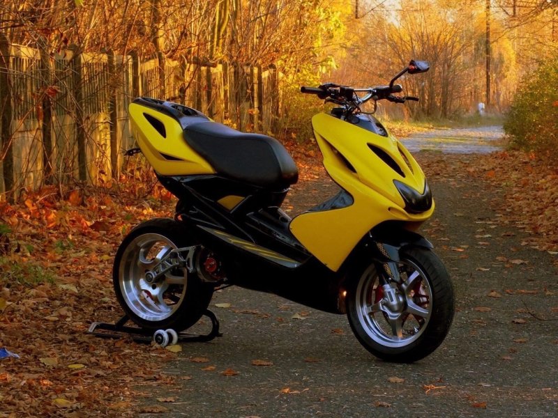 Скутер Yamaha Aerox