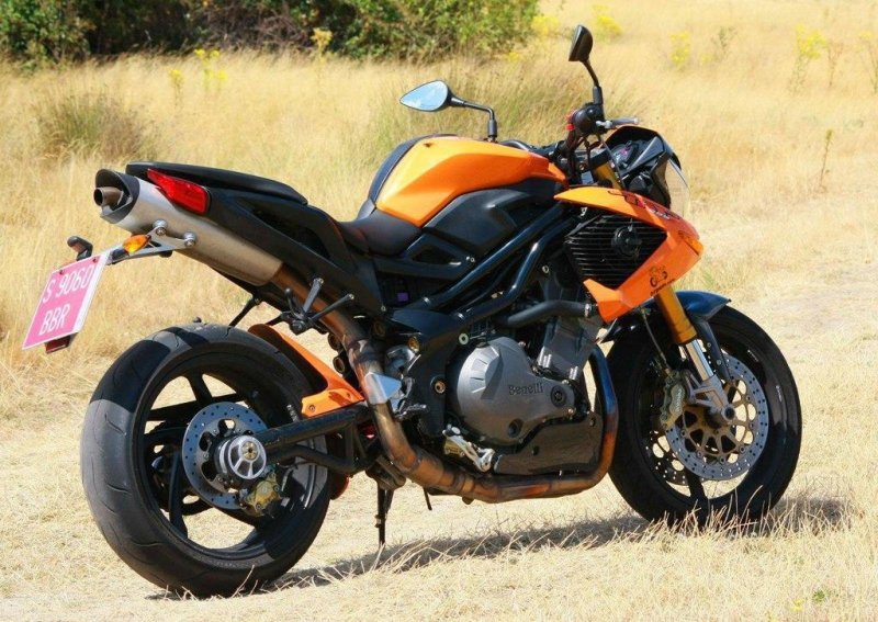 Benelli TNT 899