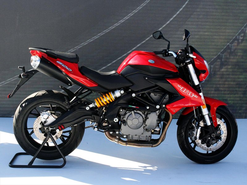Benelli мотоциклы 700