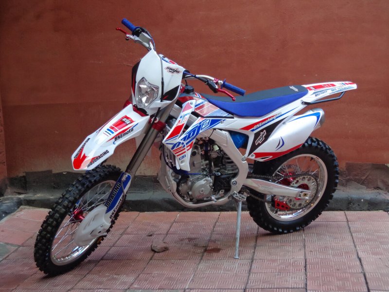 Кроссовый мотоцикл BSE m2-250