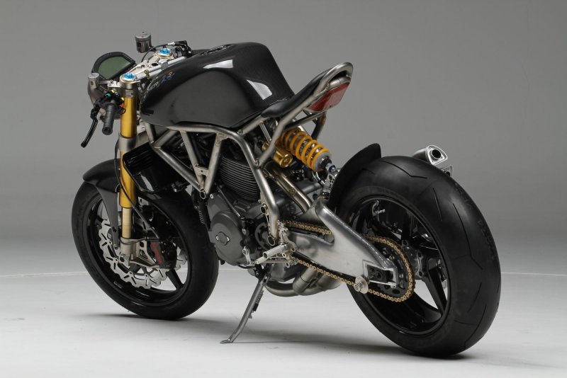 Нейкед байк Ducati