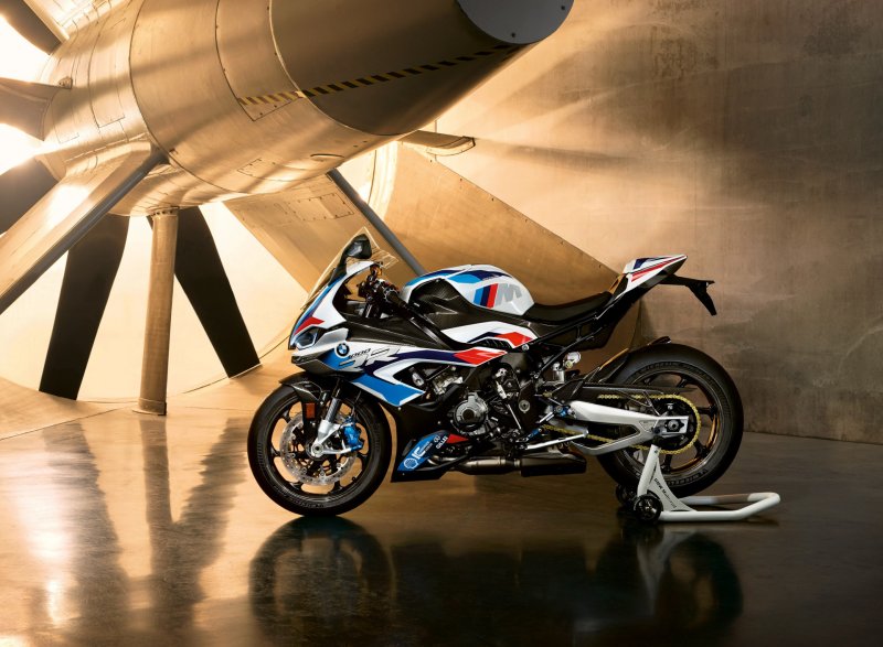 БМВ s1000rr 2021