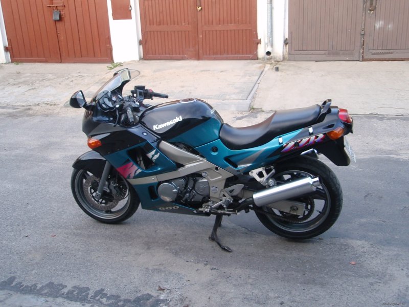 Кавасаки зизер 600