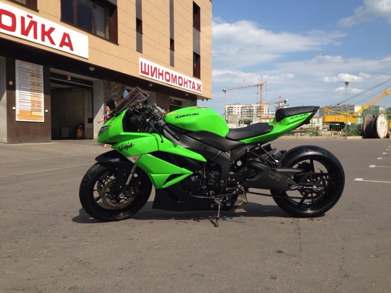 Мотоцикл Кавасаки 600 кубов