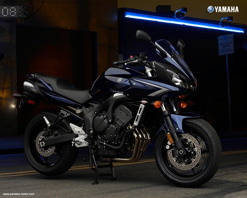 Мотоцикл Yamaha fz6