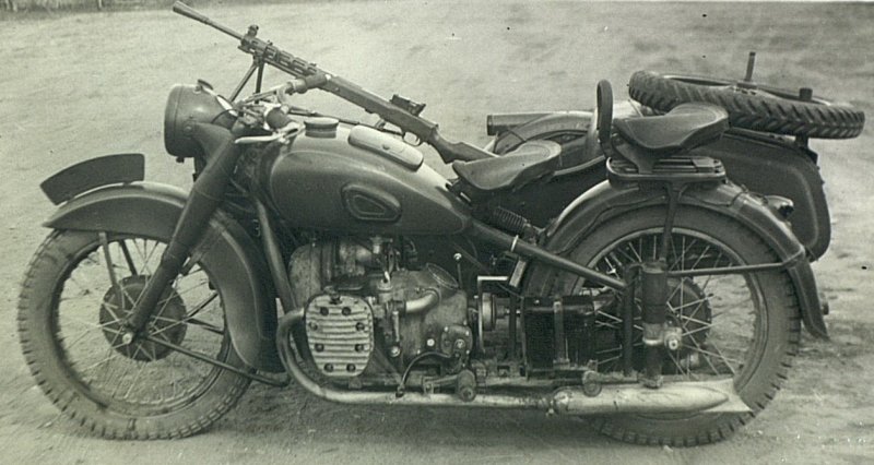 Мотоцикл Урал и BMW r71
