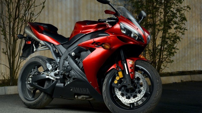 Yamaha YZF-r1 красный