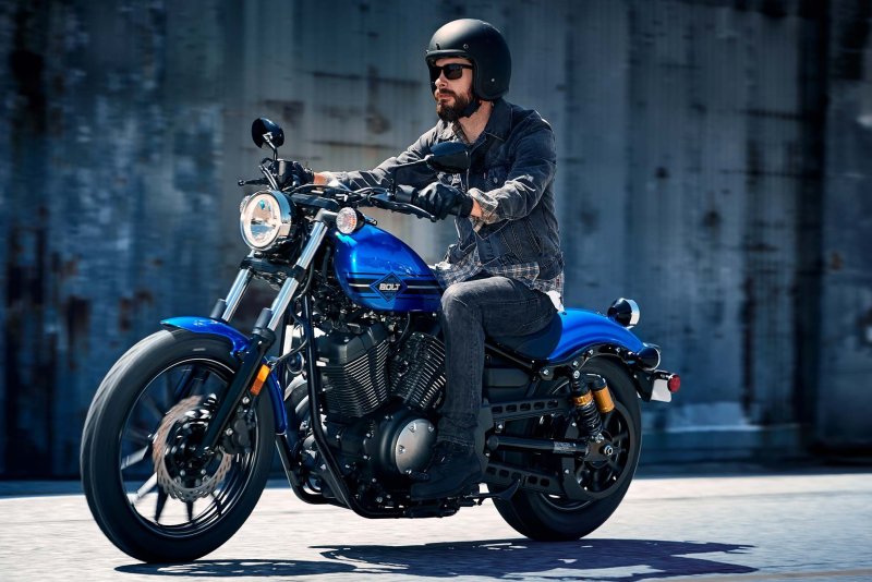 Yamaha Bolt forward Control
